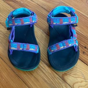 Toddler size 7 Teva sandals